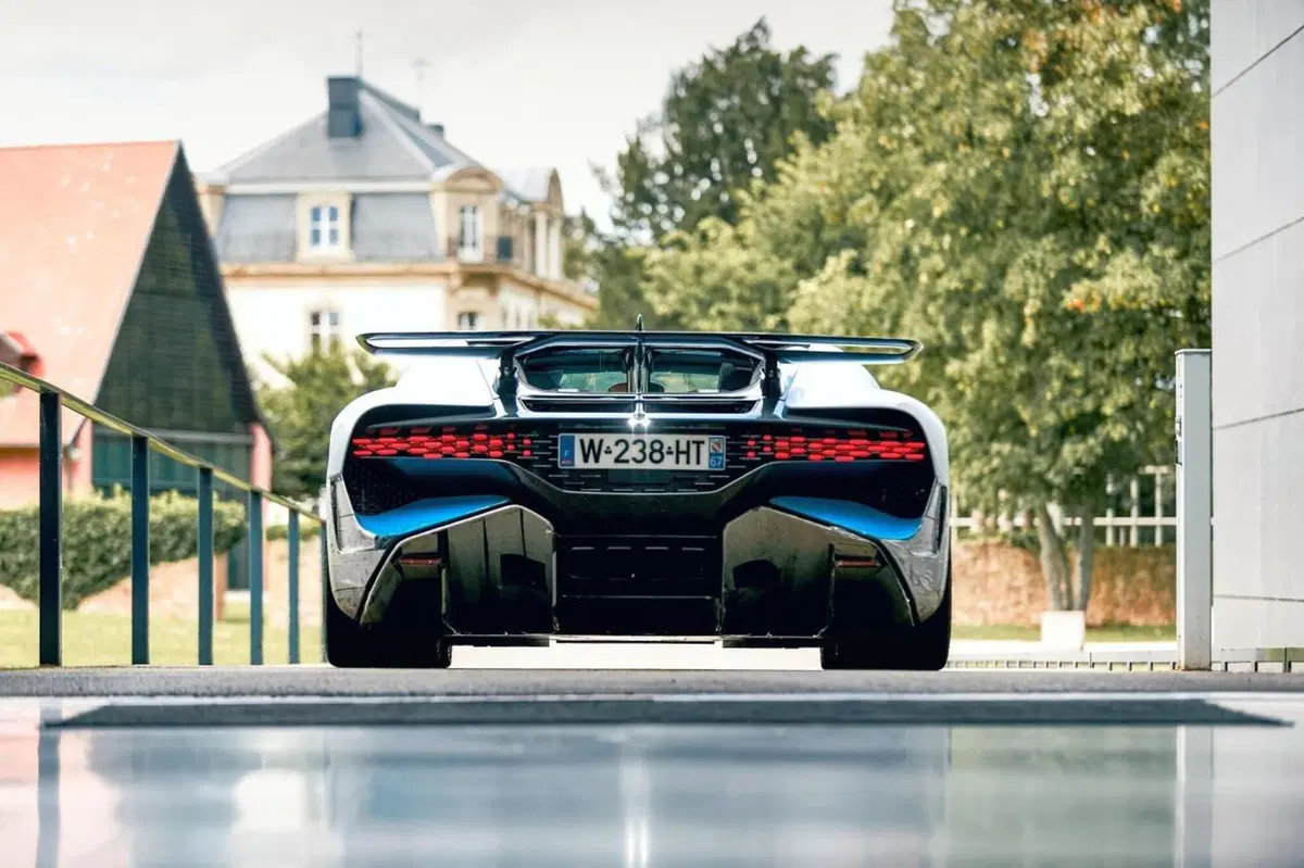 Bugatti Divo, ecco la prima pronta per la consegna (4)