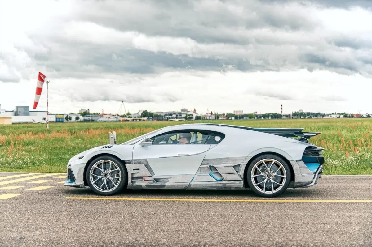 Bugatti Divo, ecco la prima pronta per la consegna (3)