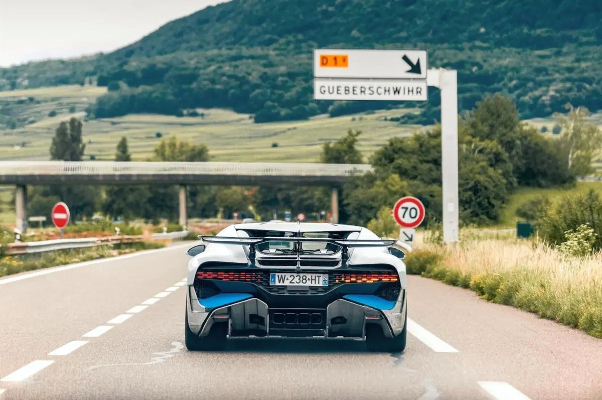 Bugatti Divo, ecco la prima pronta per la consegna (10)