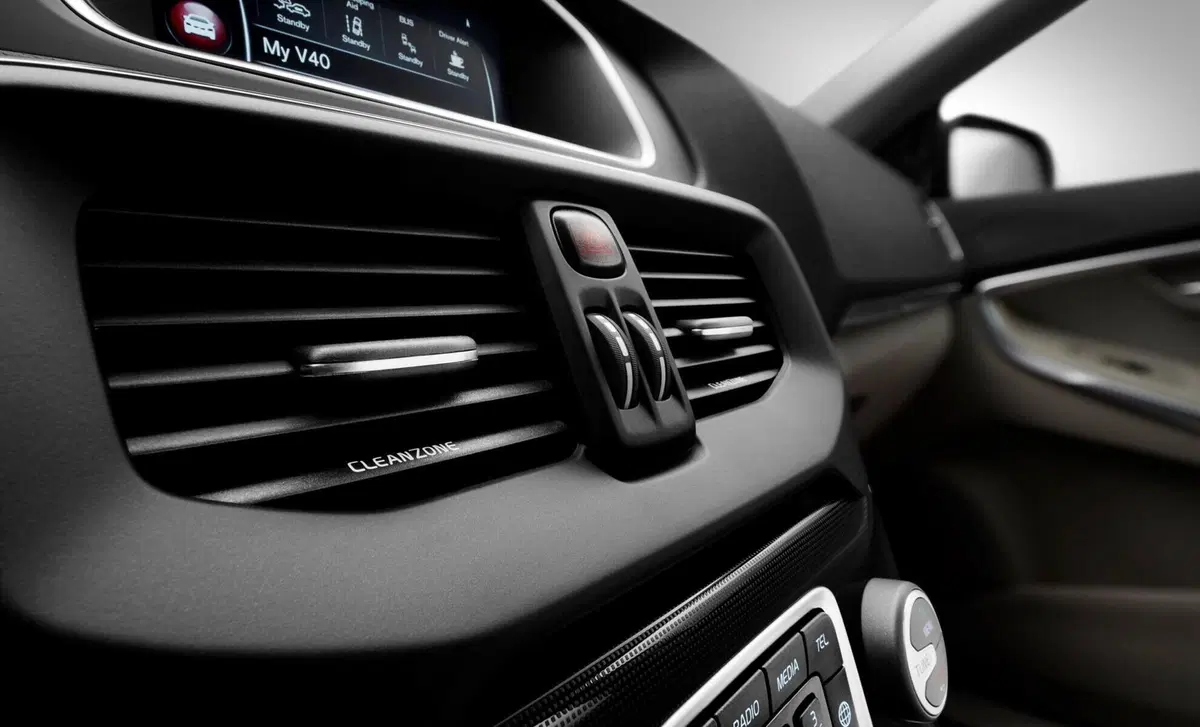 Volvo V40 D2 Geartronic Kinetic N1 (19)