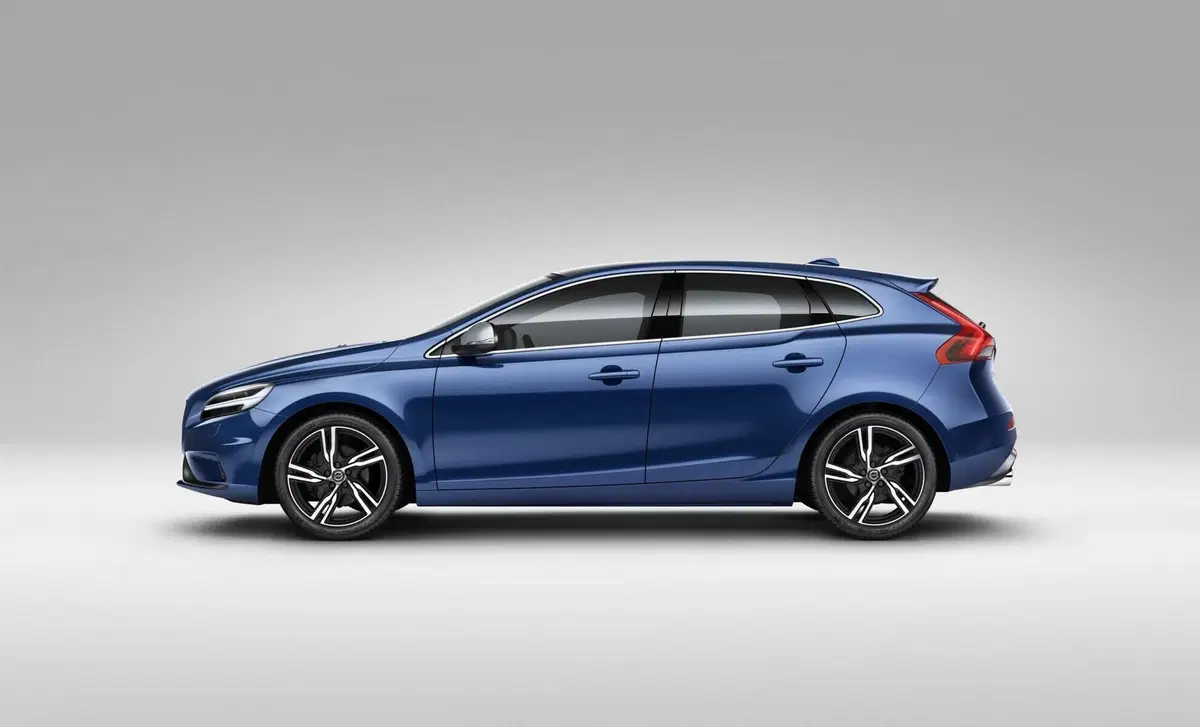 Volvo V40 D2 Geartronic Kinetic N1 (2)