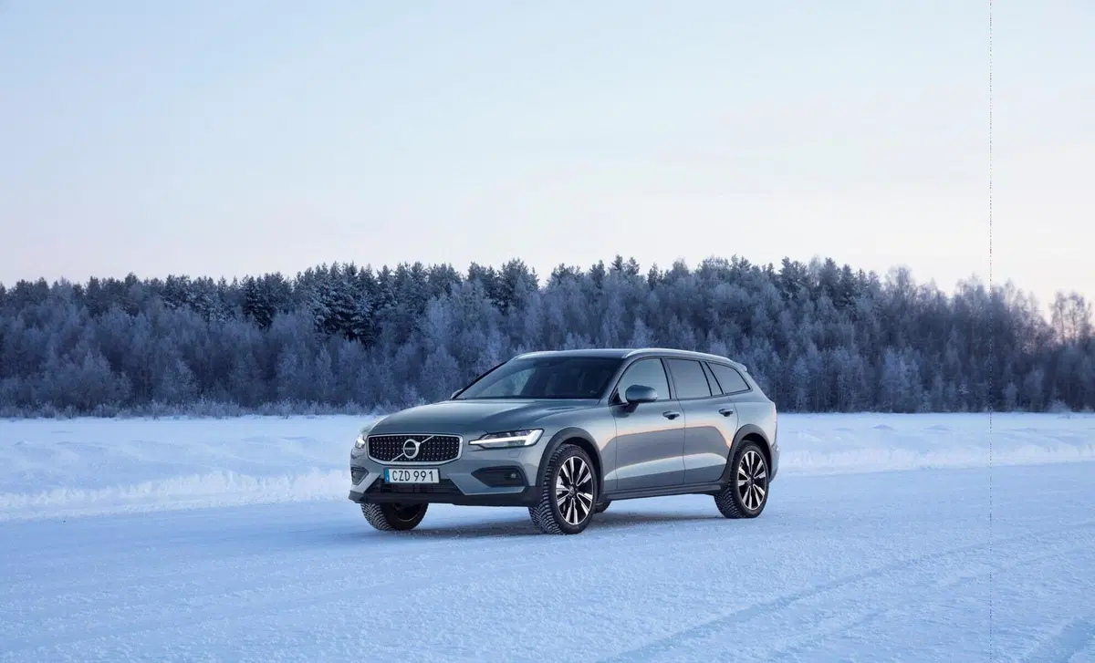 Volvo V60 Cross Country D4 AWD Geartronic Business Plus (7)