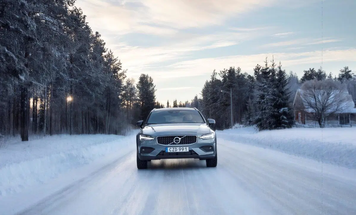 Volvo V60 Cross Country D4 AWD Geartronic Business Plus (9)