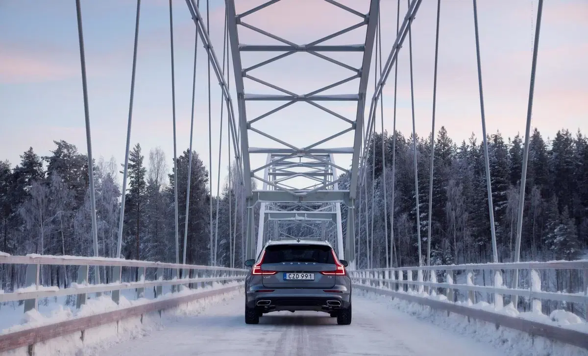 Volvo V60 Cross Country D4 AWD Geartronic Business Plus (27)
