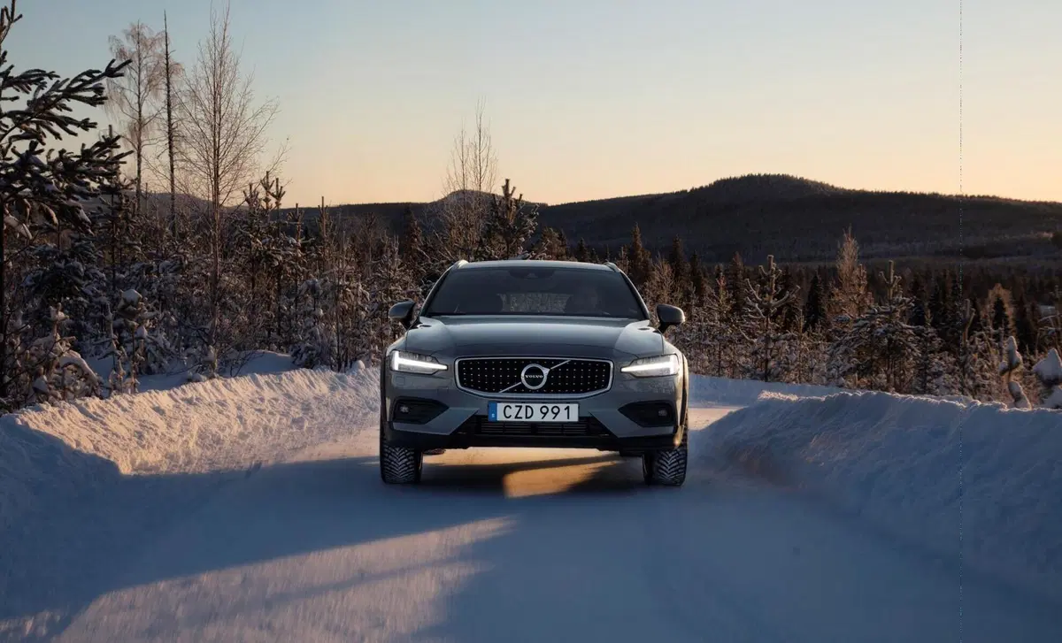 Volvo V60 Cross Country D4 AWD Geartronic Business Plus (26)