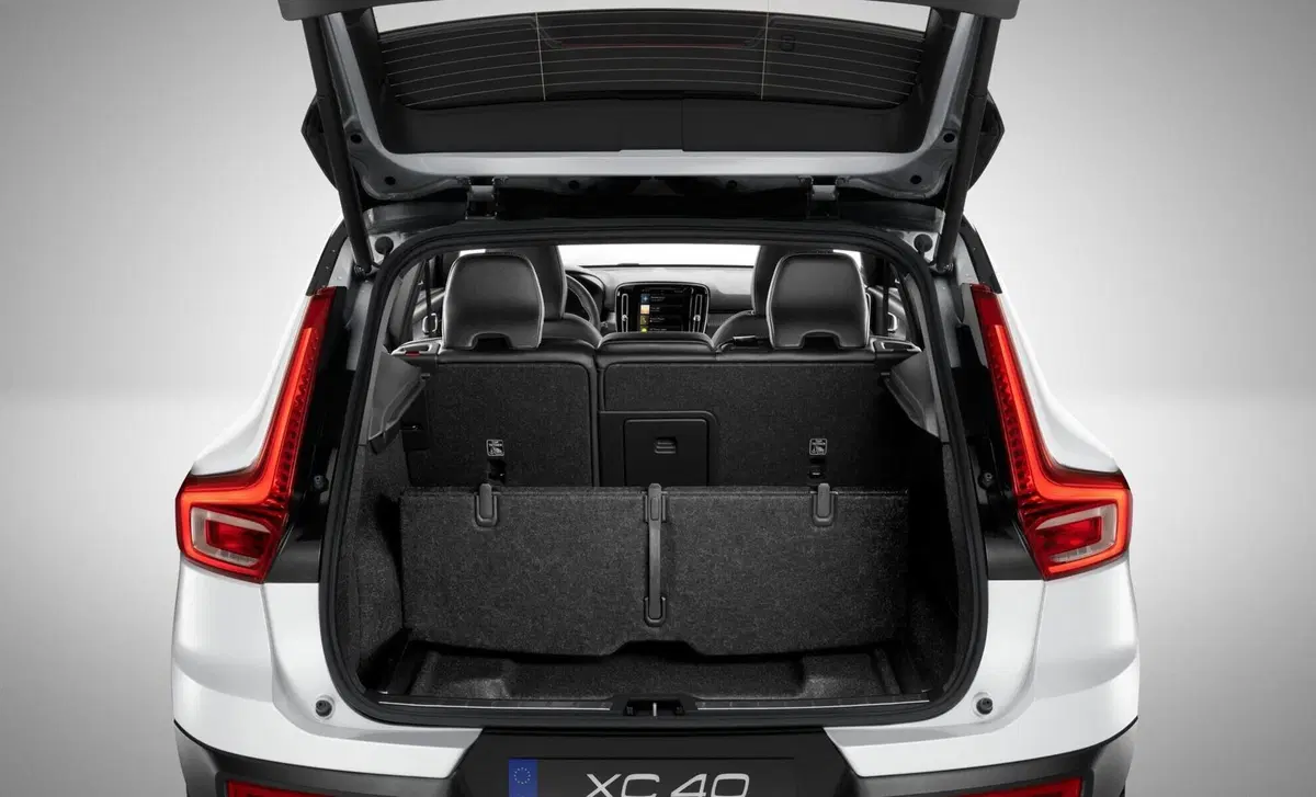 Volvo XC40 B3 automatico Essential (14)