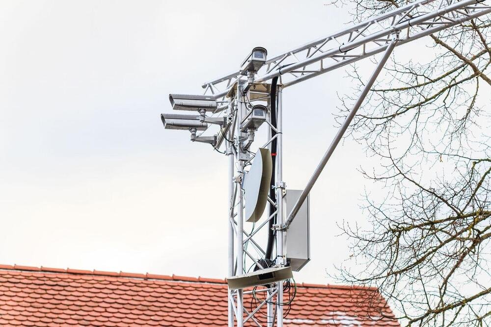 La complessa dotazione di videocamere, sensori e trasmettitori wireless utilizzata per il progetto nella citt&agrave; di Ulm