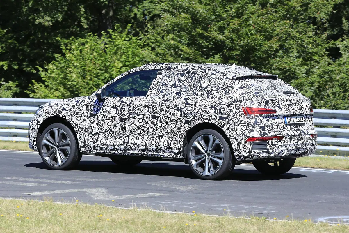 Audi Q5 Sportback, le foto spia (13)