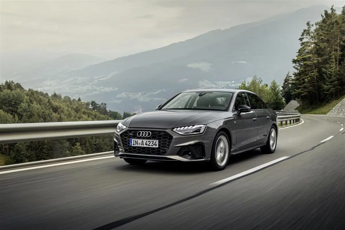 Audi A4, ecco il model year 2021 (2)
