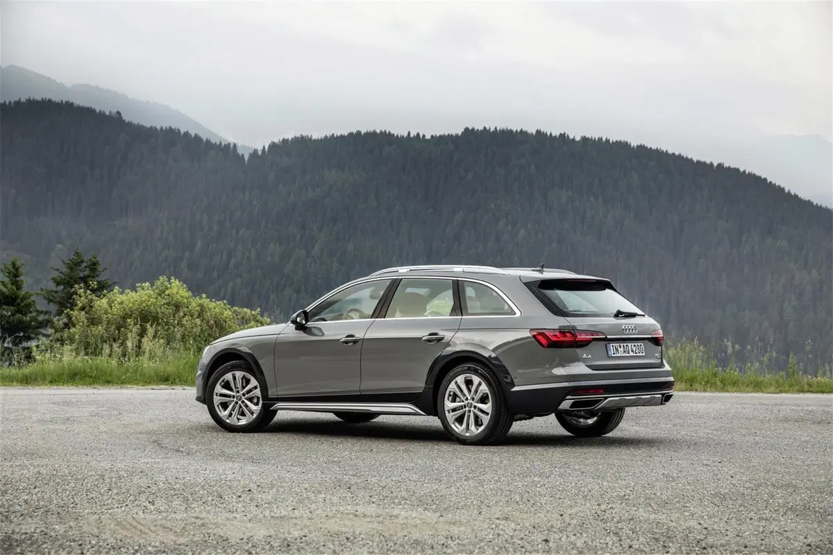 Audi A4, ecco il model year 2021 (9)