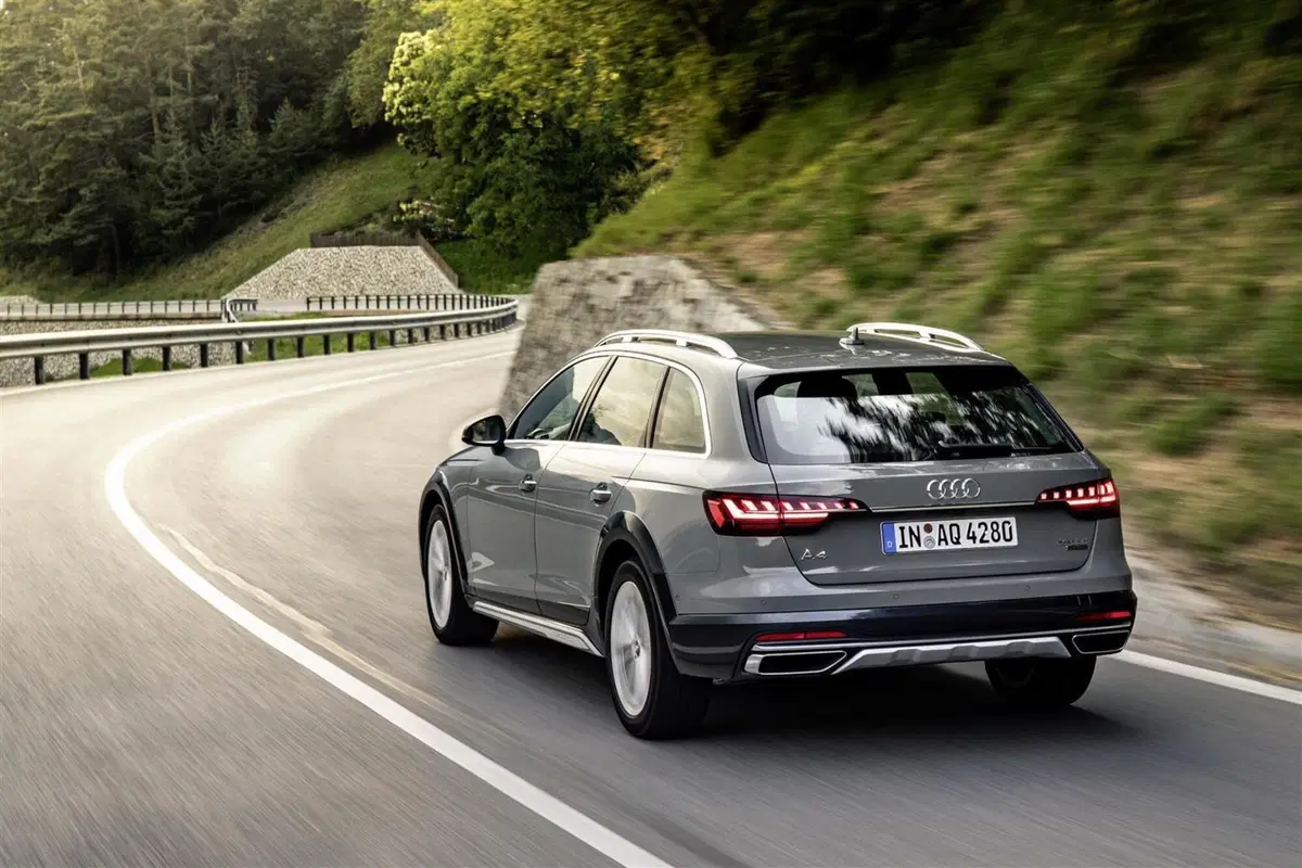 Audi A4, ecco il model year 2021 (11)
