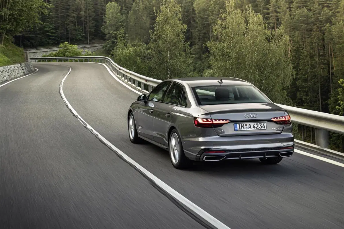 Audi A4, ecco il model year 2021 (12)