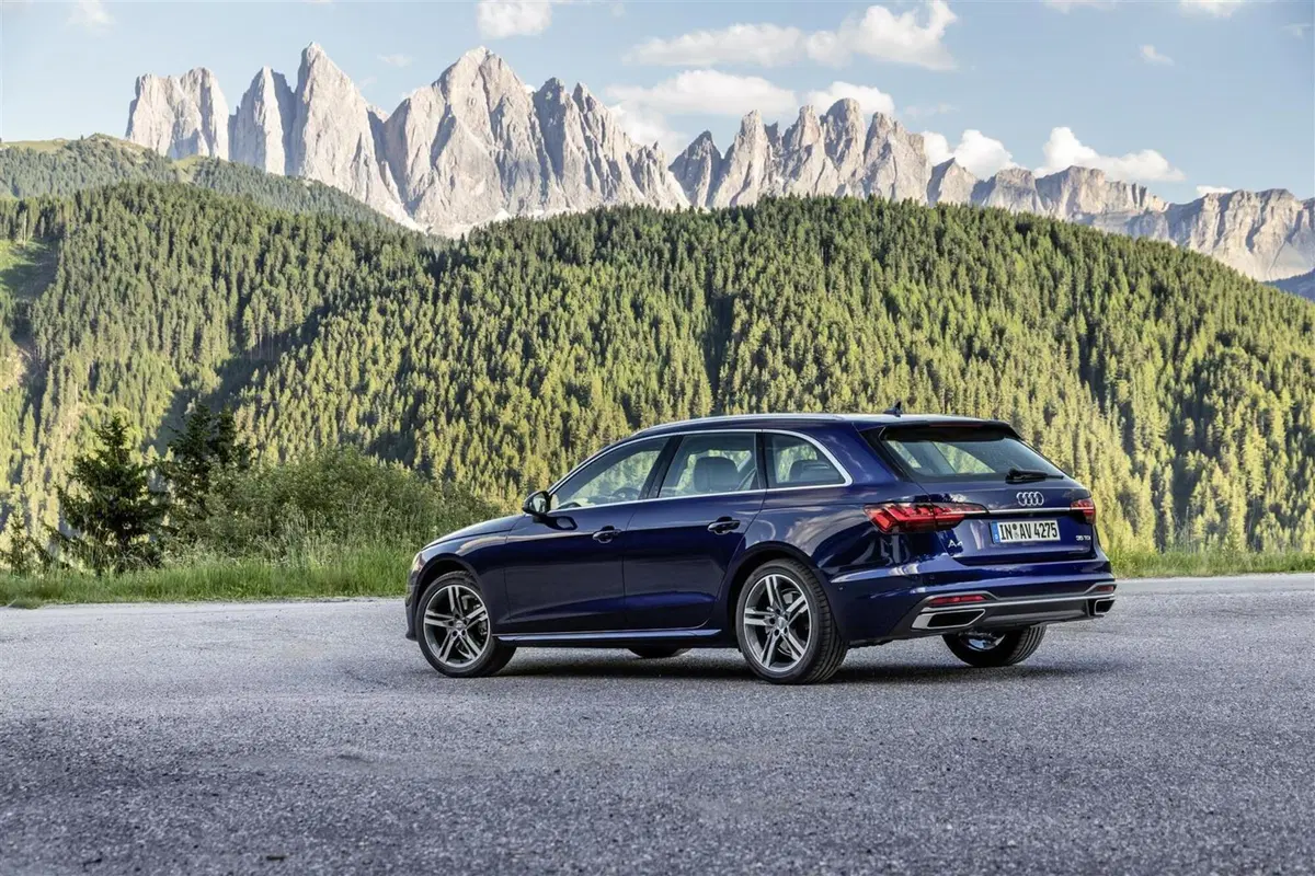 Audi A4, ecco il model year 2021 (18)