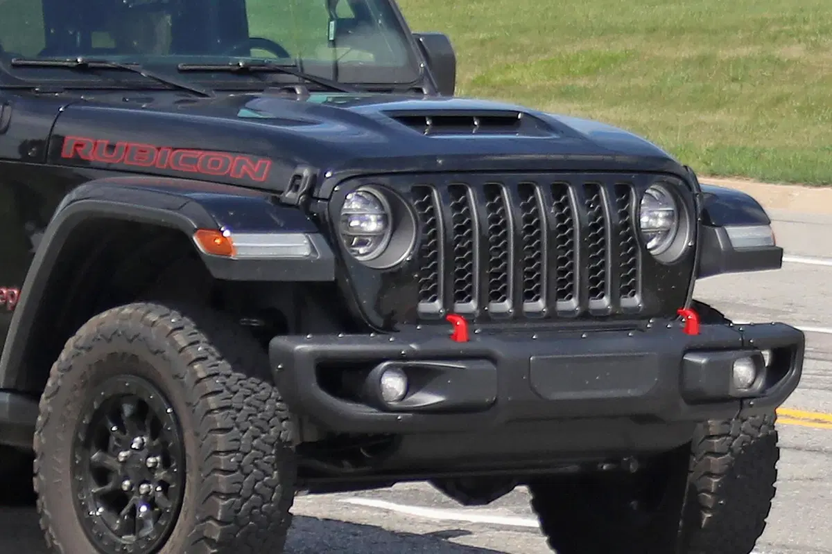 Jeep Wrangler 392: il fuoristrada con il V8 arriverà [Foto spia] (11)