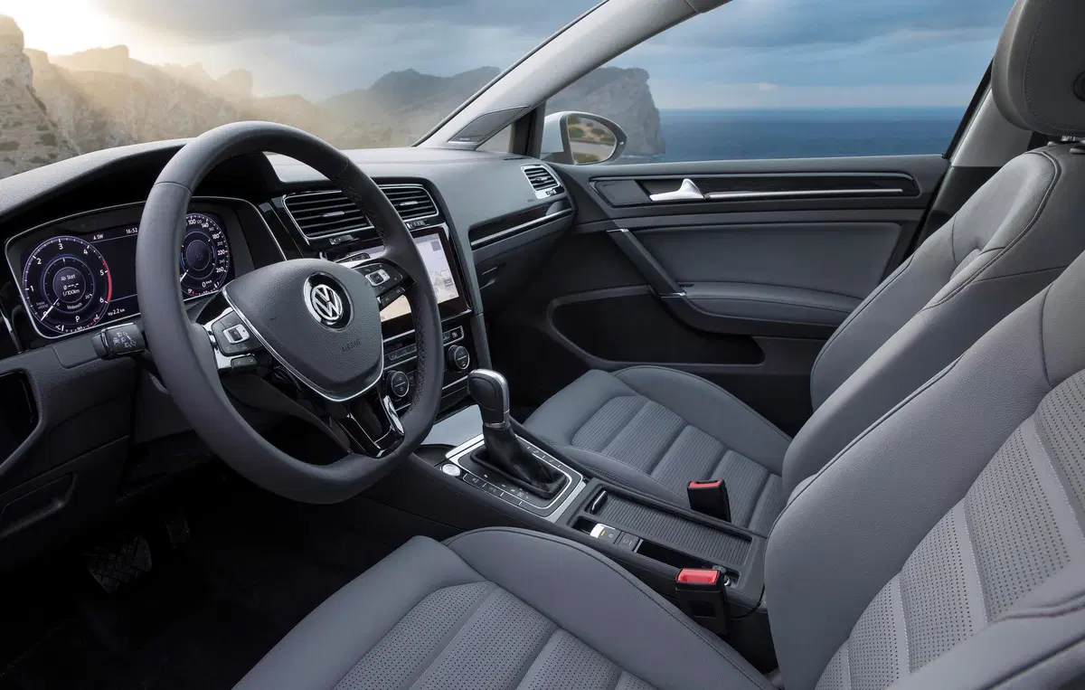 Volkswagen Golf Variant 1.6 TDI 105 CV DSG Comfortline BlueMotion Tech. (18)