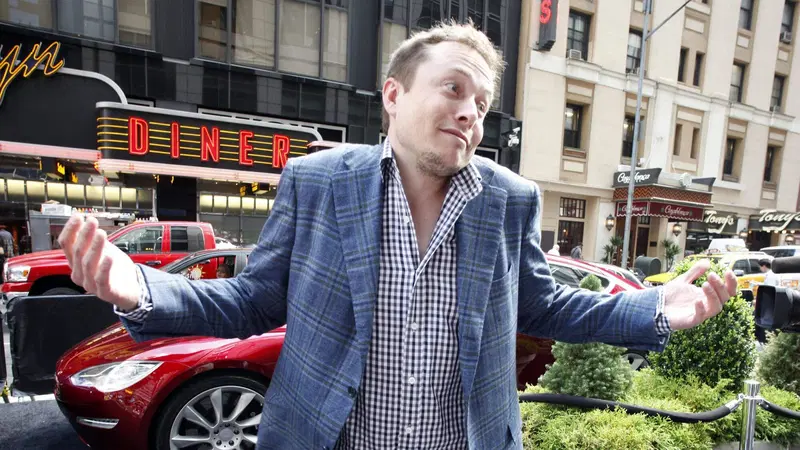 Elon Musk: &ldquo;Voglio fare l'assicuratore&rdquo;