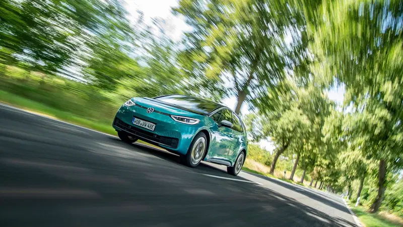 Come si guida e quanto va la nuova Volkswagen della rivoluzione elettrica? L'abbiamo provata!