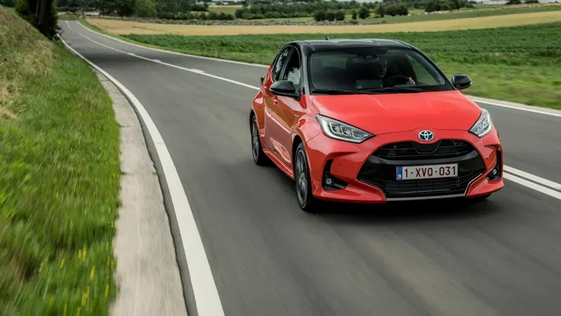 Toyota Yaris 2020, la nuova ibrida ora &egrave; pi&ugrave; "silenziosa" e piacevole! [Video]