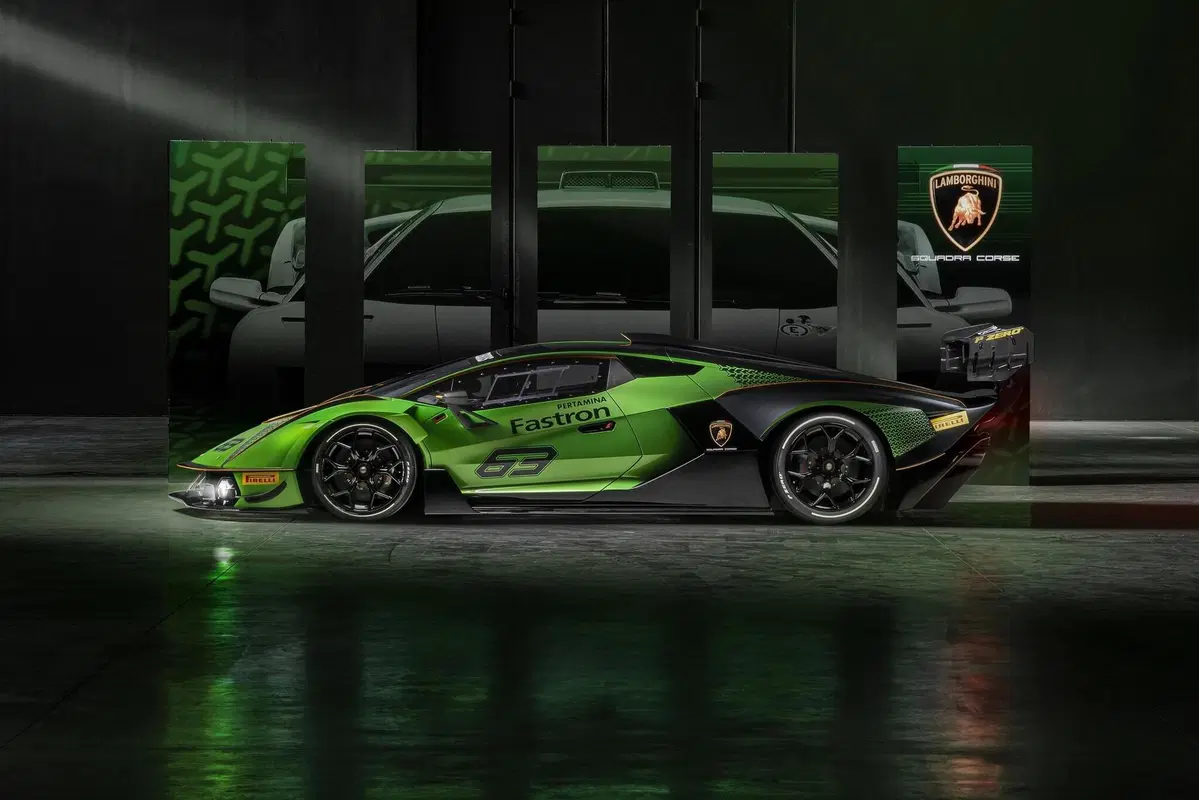 Lamborghini Essenza SCV12: mostro da pista da oltre 830 CV (3)