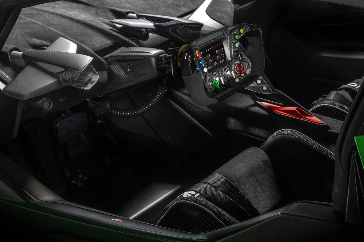 Lamborghini Essenza SCV12: mostro da pista da oltre 830 CV (5)