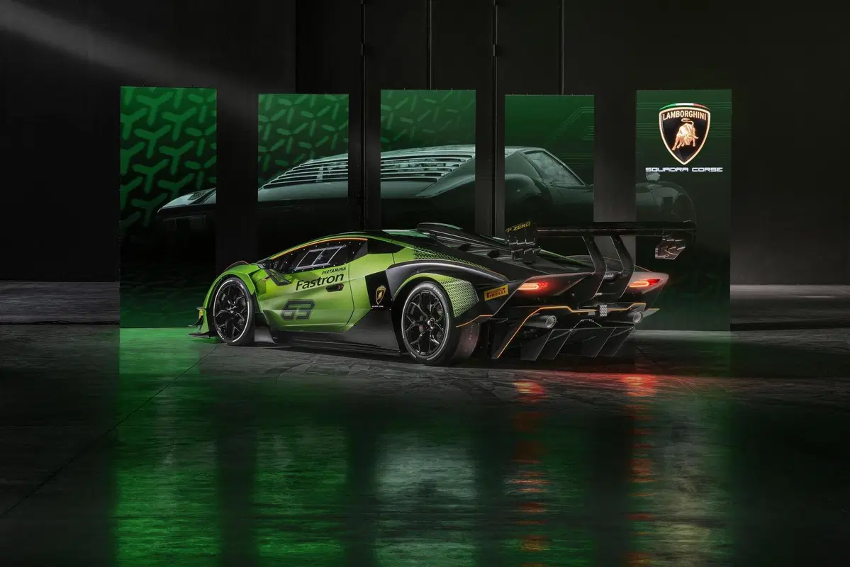 Lamborghini Essenza SCV12: mostro da pista da oltre 830 CV (2)