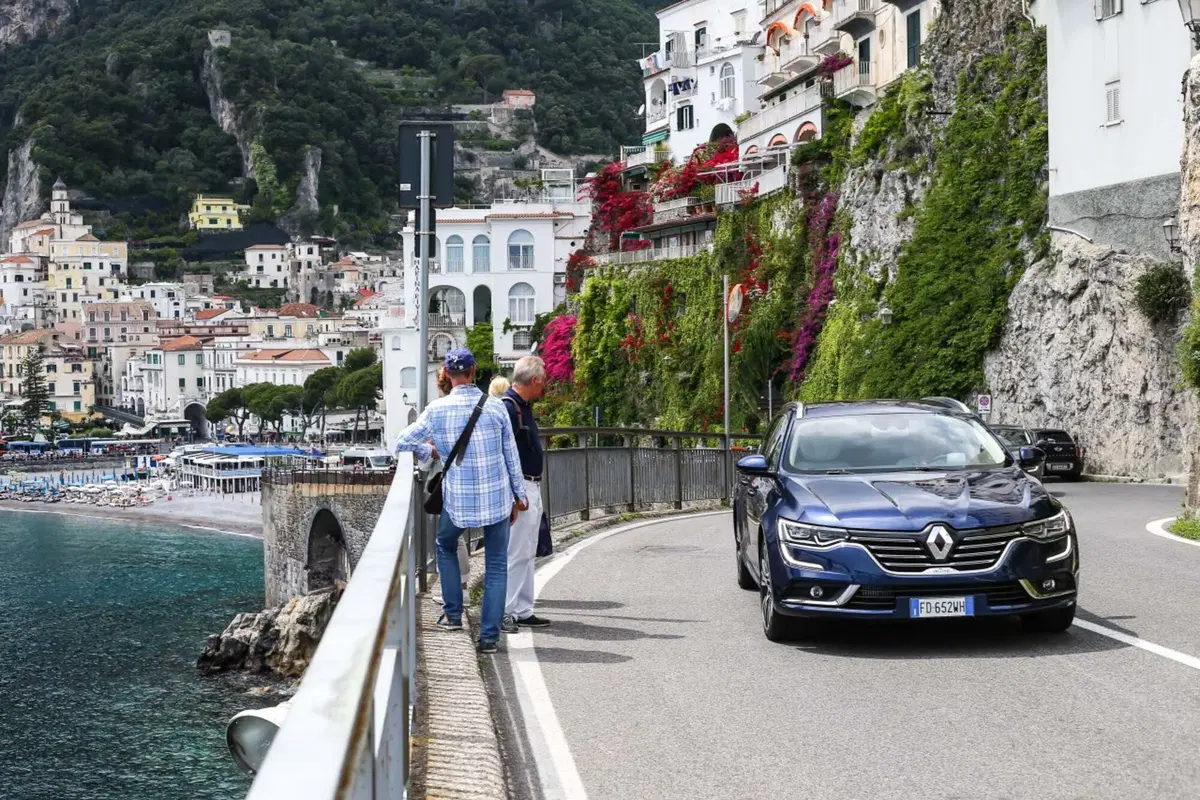 Renault Talisman Sporter [Video prime impressioni] (20)