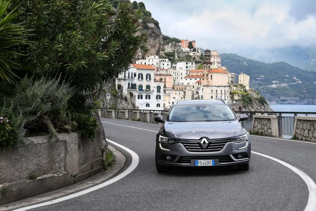 Renault Talisman Sporter [Video prime impressioni] (24)