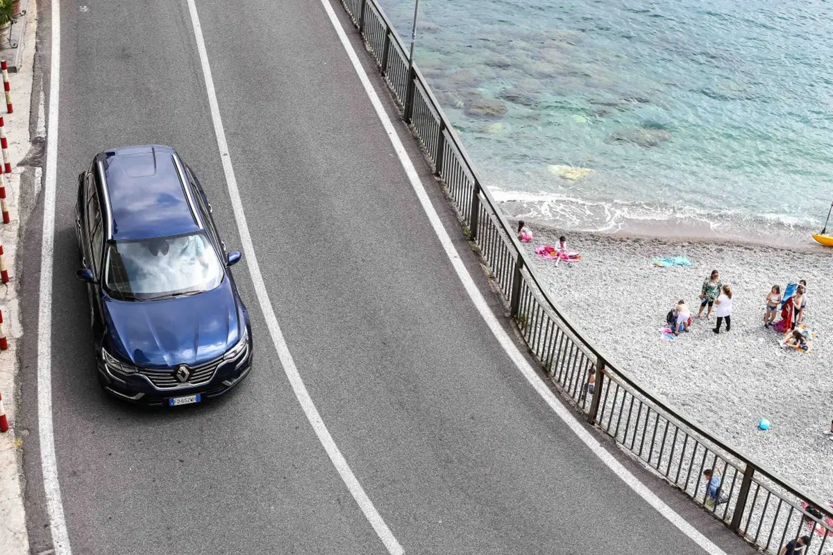 Renault Talisman Sporter [Video prime impressioni] (28)