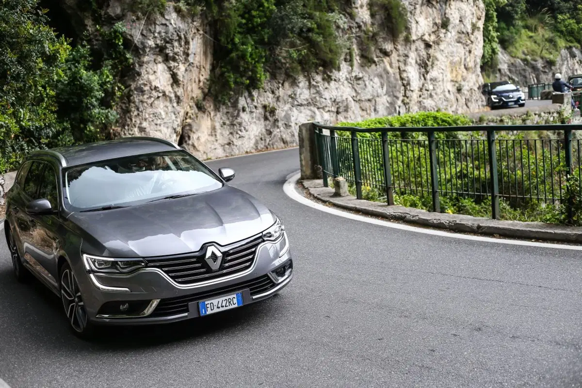 Renault Talisman Sporter [Video prime impressioni] (34)