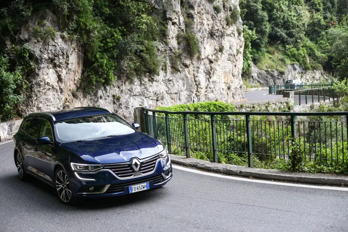 Renault Talisman Sporter [Video prime impressioni] (37)