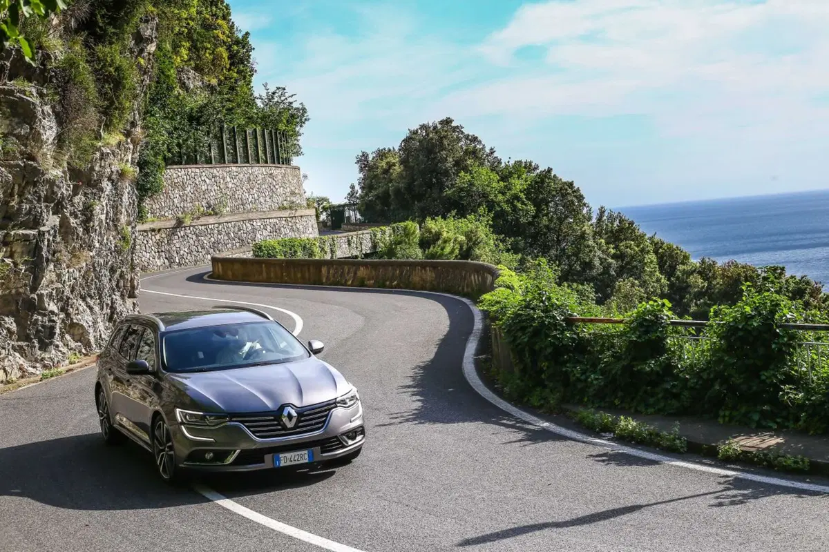 Renault Talisman Sporter [Video prime impressioni] (38)