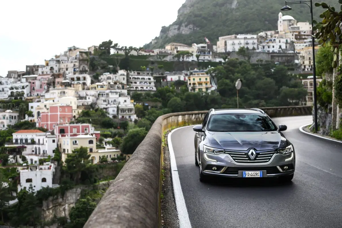Renault Talisman Sporter [Video prime impressioni] (50)