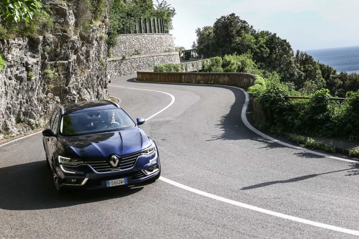 Renault Talisman Sporter [Video prime impressioni] (51)