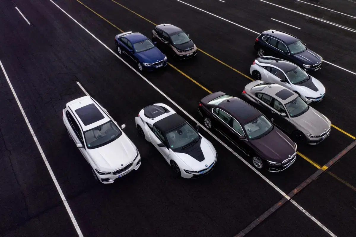 La nuova identità BMW passa dalle auto ibride, ma non HEV senza emozioni: Plugin prestanti su tutta la gamma (7)