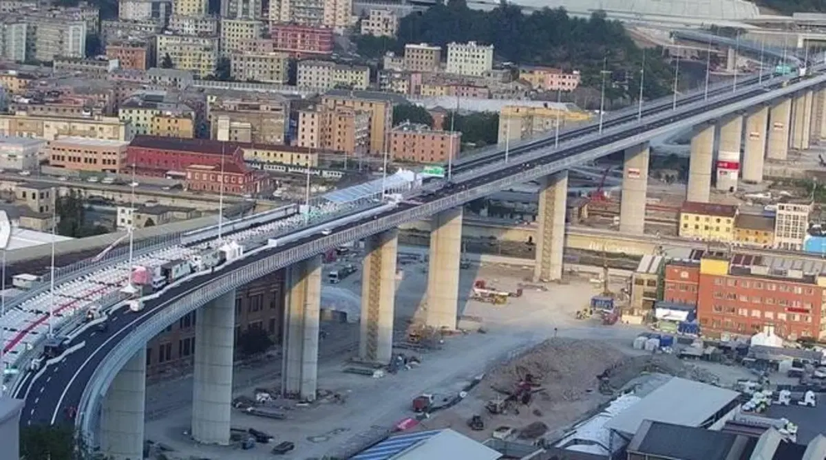 Nuovo ponte di Genova: l'inaugurazione con presidenti e Frecce tricolori [non i parenti vittime]
