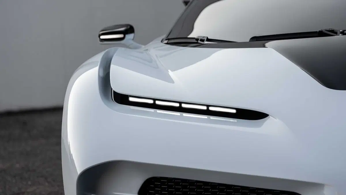 Bugatti Centodieci: 8 milioni di euro e 10 esemplari, tutti venduti! (7)