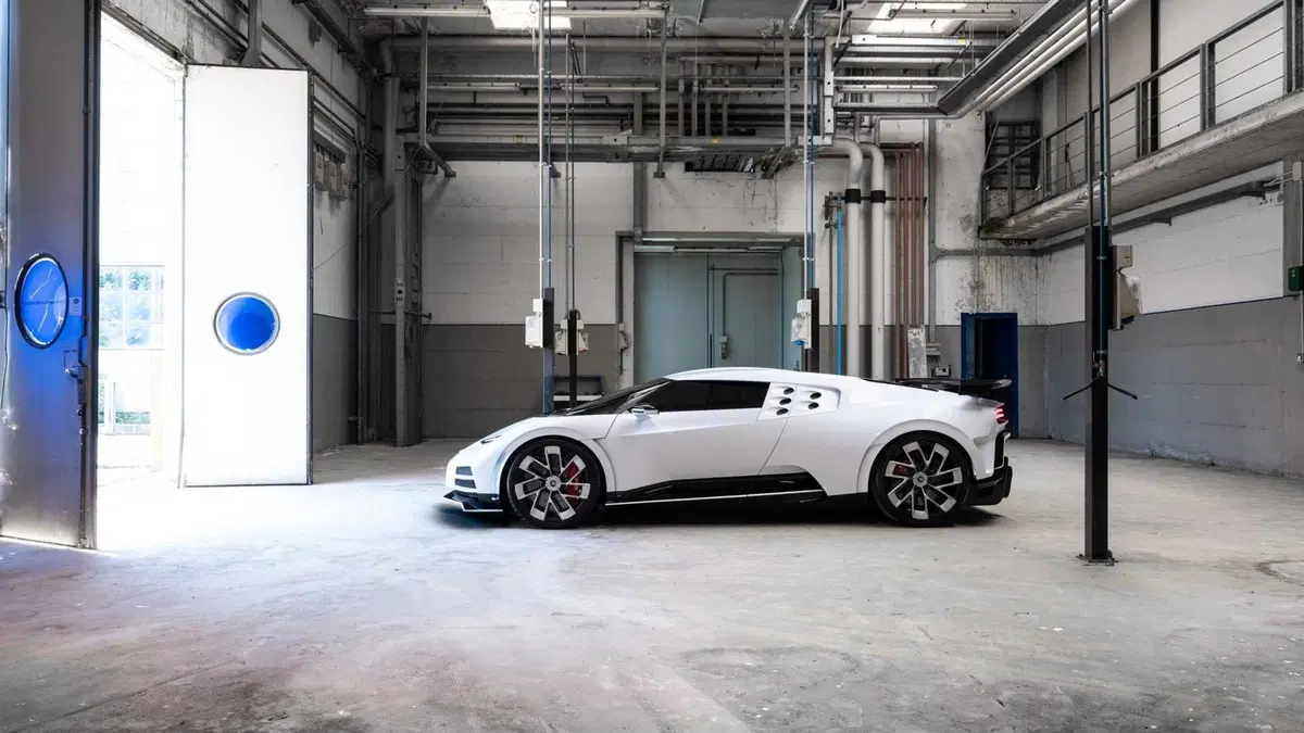 Bugatti Centodieci: 8 milioni di euro e 10 esemplari, tutti venduti! (17)