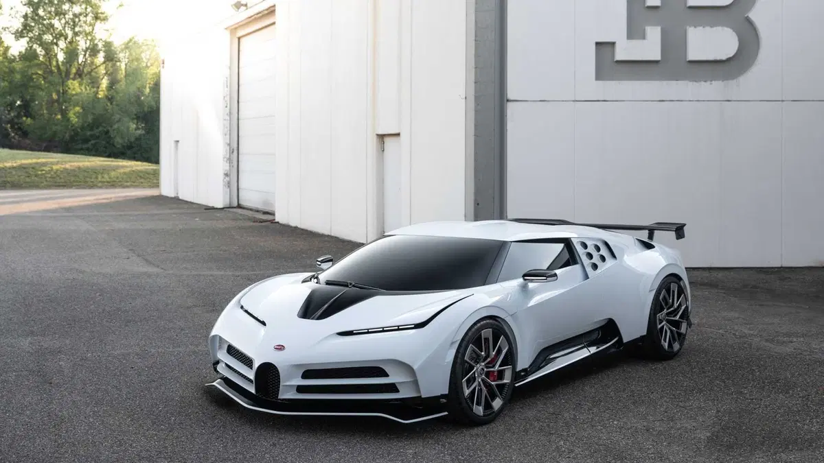 Bugatti Centodieci: 8 milioni di euro e 10 esemplari, tutti venduti! (20)