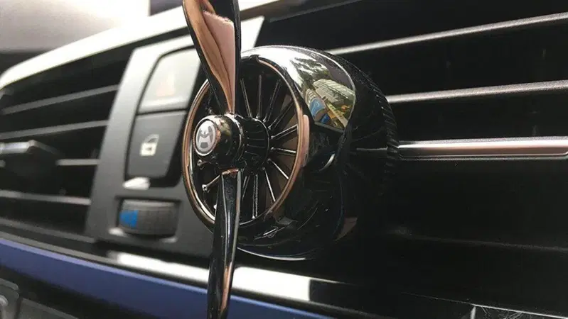 I migliori profumi per l'auto