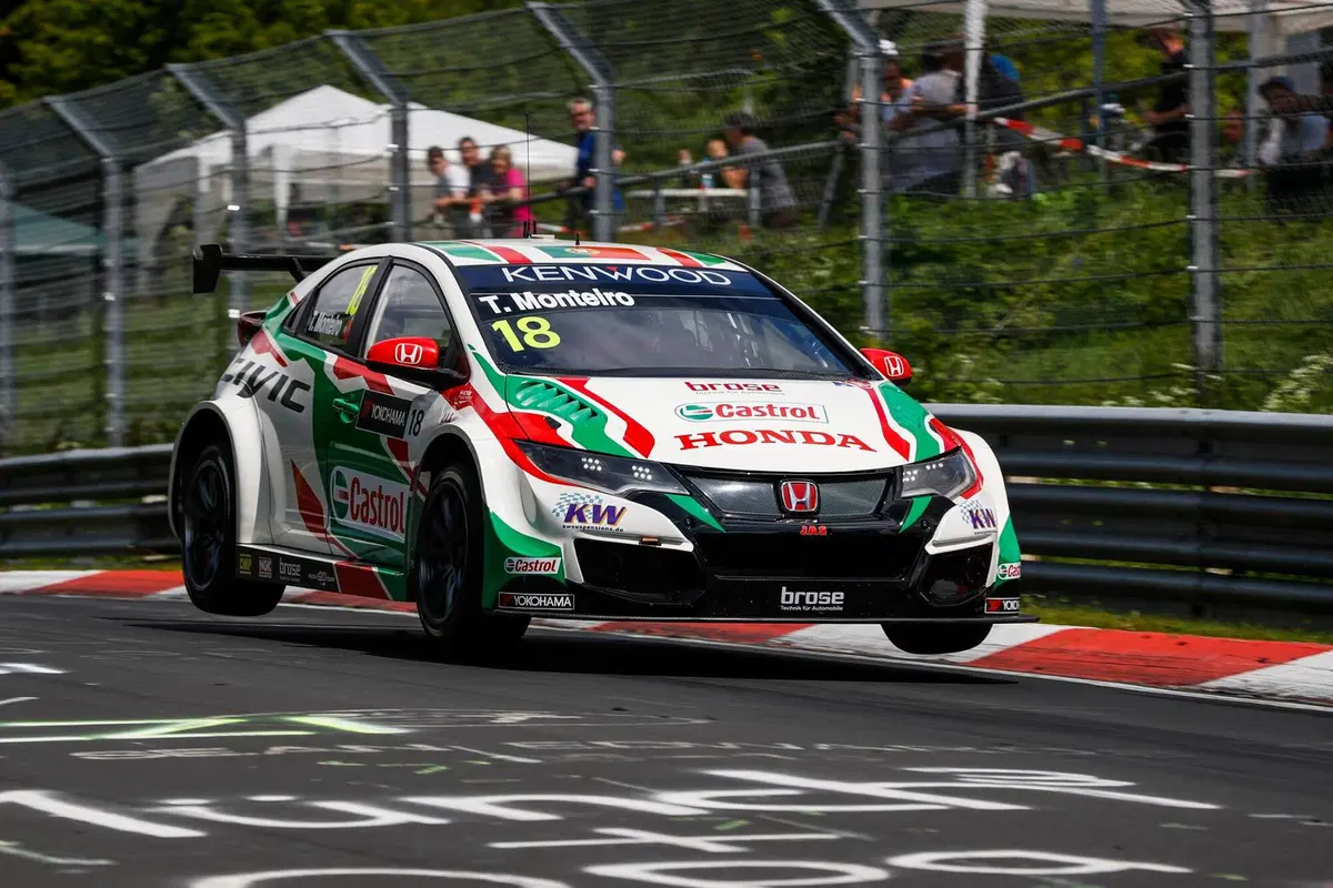 WTCC 2016, Nürburgring: pole da record per López (19)