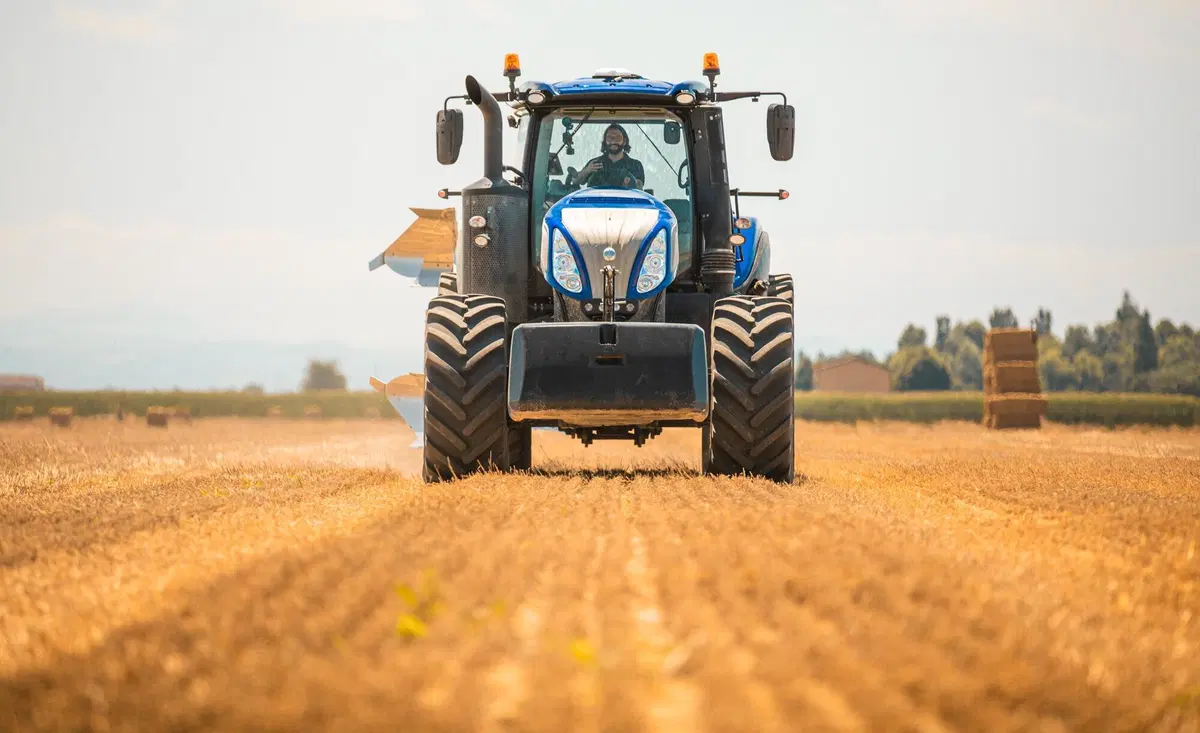 Come si guida un trattore? Tutti i segreti del New Holland T8 SmartTrax (3)