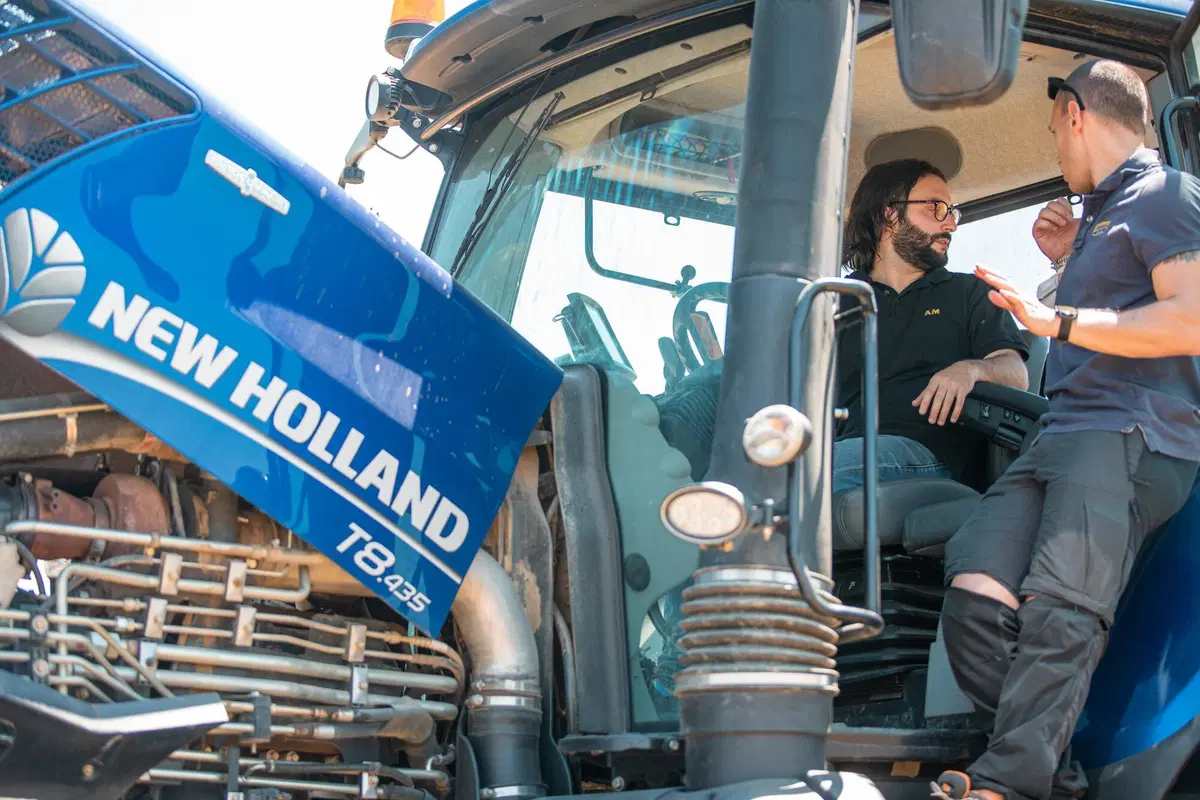 Come si guida un trattore? Tutti i segreti del New Holland T8 SmartTrax (17)