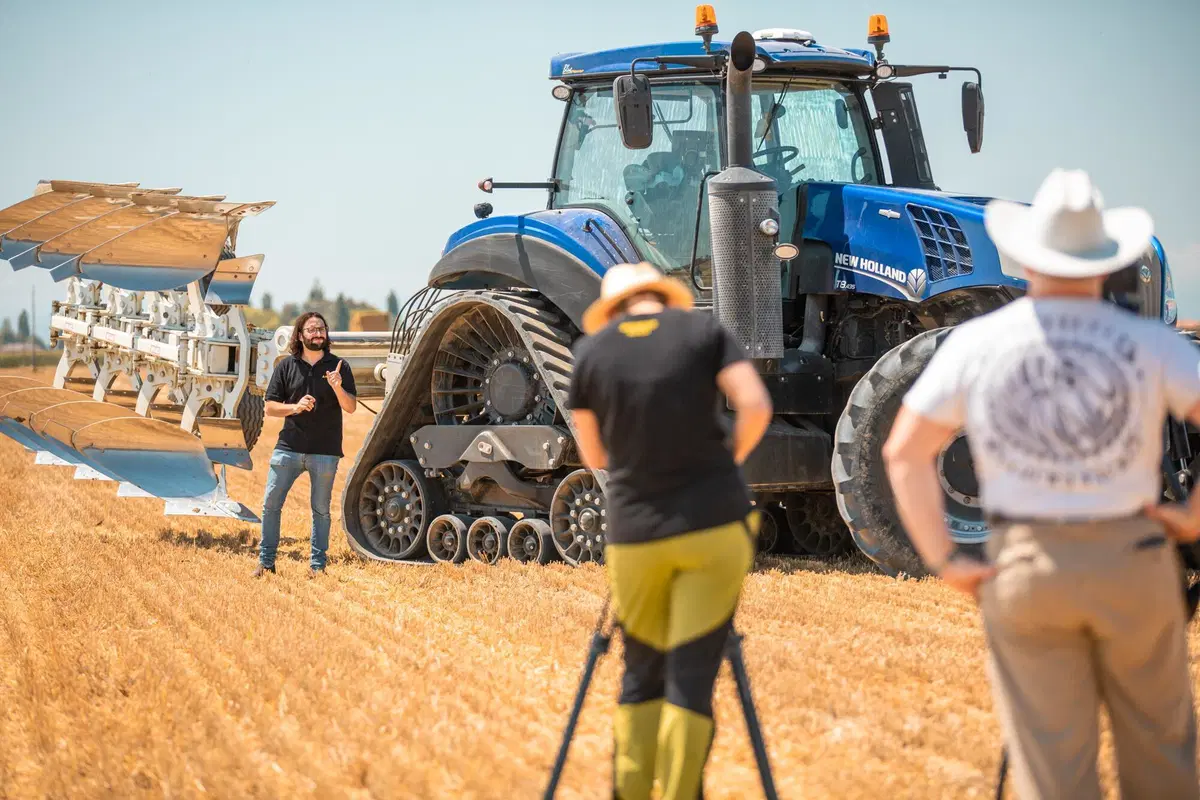Come si guida un trattore? Tutti i segreti del New Holland T8 SmartTrax (22)