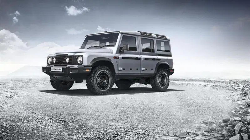 Jaguar Land Rover battuta in tribunale: Ineos potr&agrave; produrre il Grenadier (Defender)! [VIDEO]