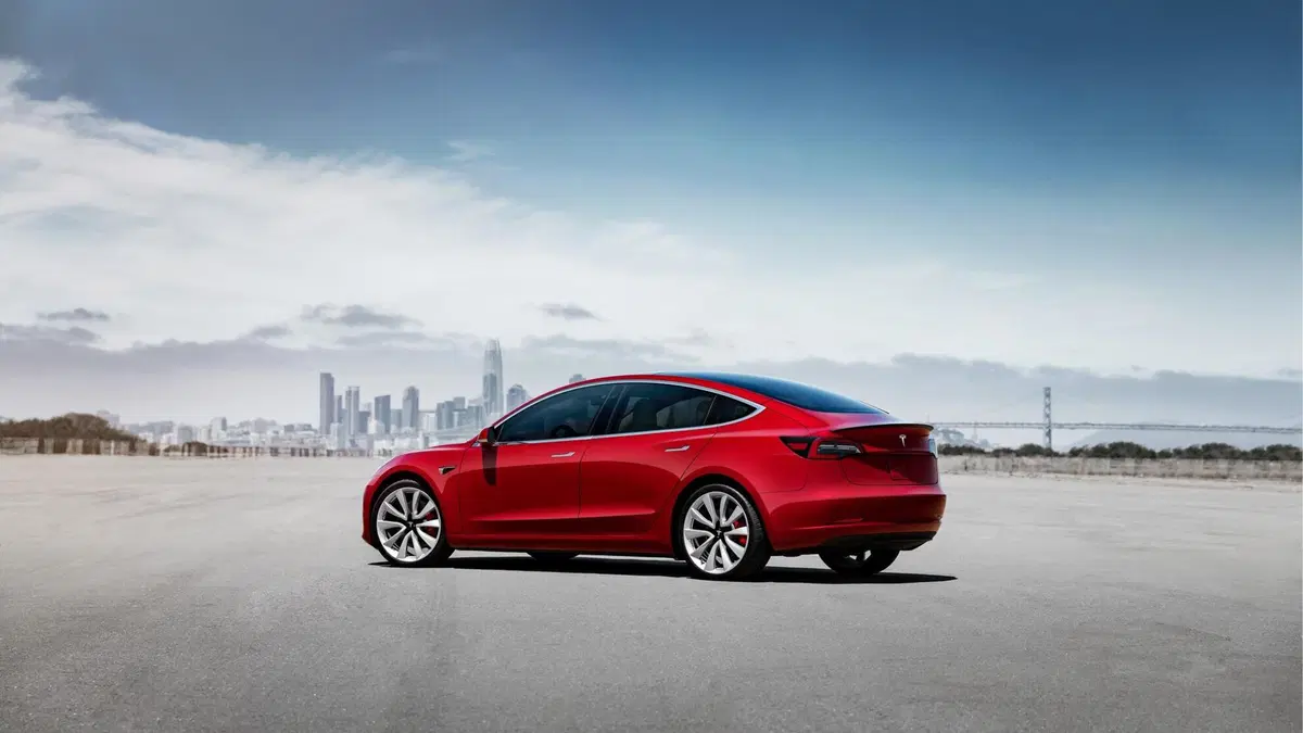 Tesla Model 3 (2018-->>) (24)