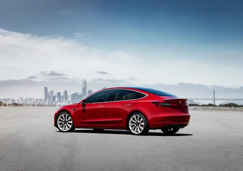 Tesla Model 3 (2018-->>) (24)