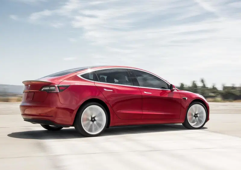 Tesla Model 3 (2018-->>) (25)