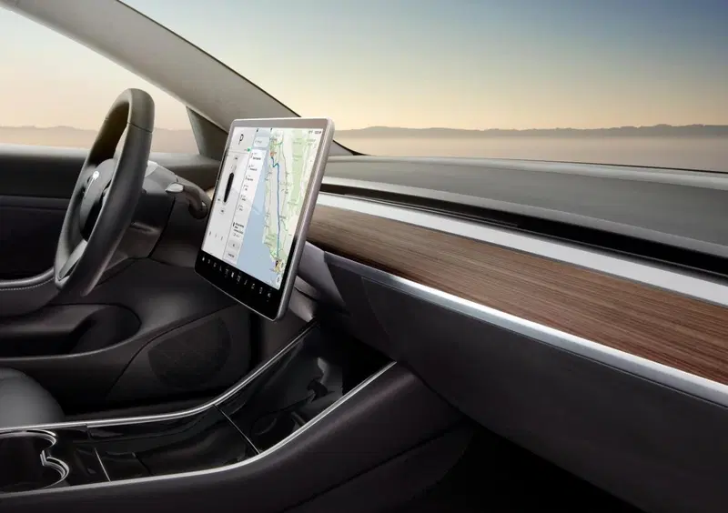 Tesla Model 3 (2018-->>) (35)