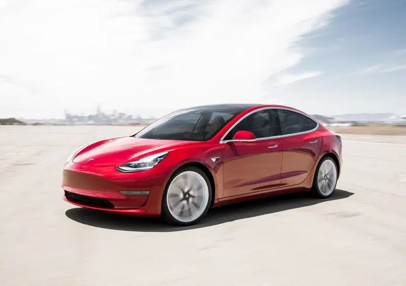 Tesla Model 3 (2018-->>) (21)