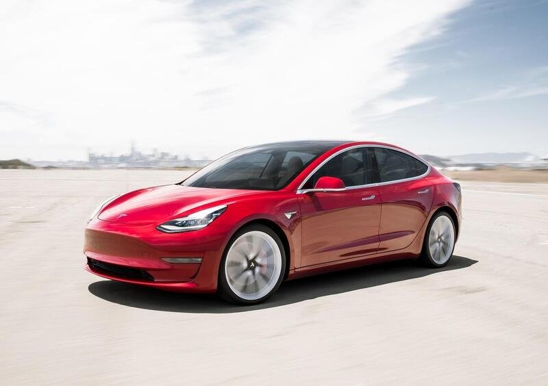 Tesla Model 3 (2018->>) (21)